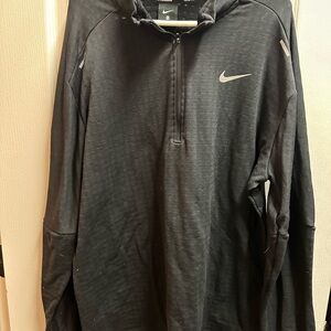 Nike running  women's black Pullover Jacket size XL/ NWOT 934